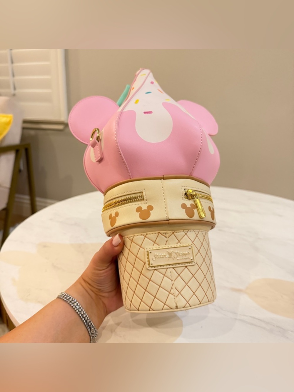 NEW Loungefly Stitch Shoppe Disney Minnie Soft Serve Ice Cream Crossbody Bag - Picture 8 of 16